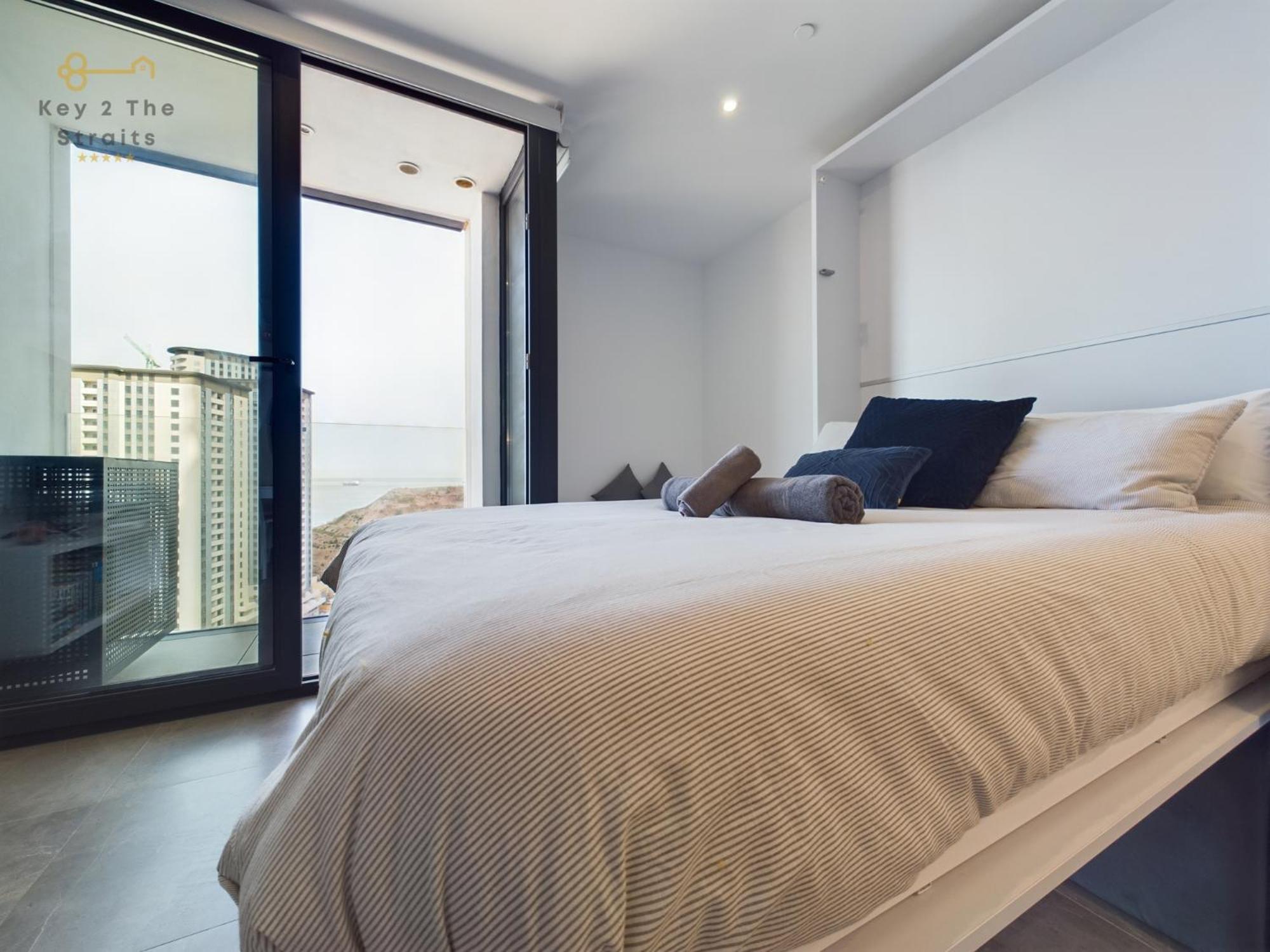 Luxury Sunrise Beach And Oceanview Room With Balcony ยิบรอลตาร์ ภายนอก รูปภาพ
